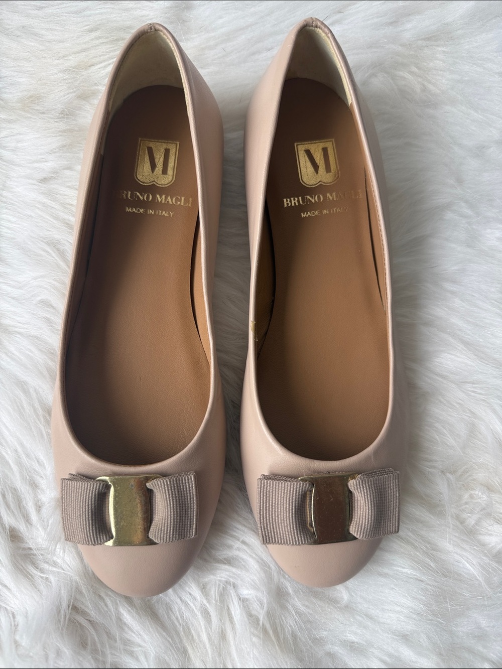 Bruno Magli Pink Bow Leather Ballet Flats. Size 6